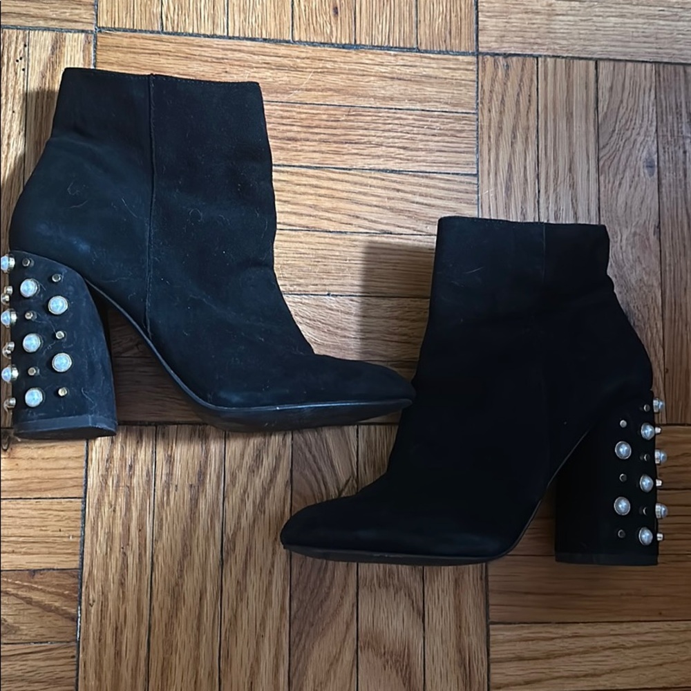 Steve madden suede boots